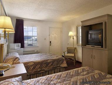 Knights Inn Midland Room photo
